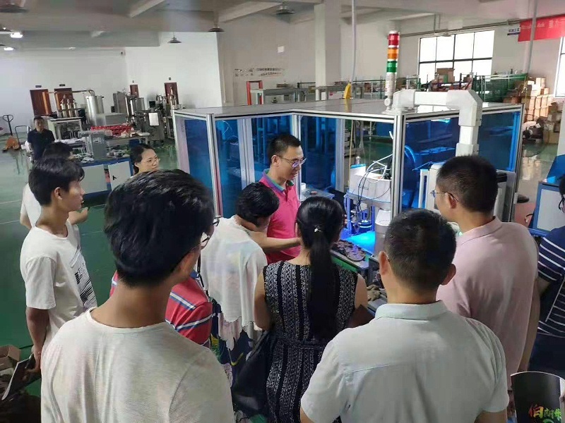 高鐵動(dòng)車組閘片（剎車片）分解機(jī)順利通過(guò)上海鐵路局聯(lián)合專家組驗(yàn)收